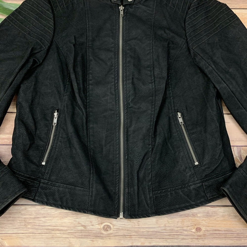 Torrid black faux suede zip up biker moto jacket - Picture 5 of 12